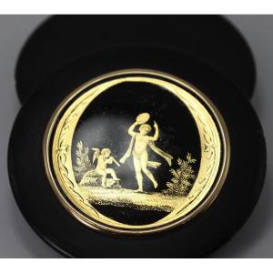 Round Box In Tortoiseshell And Gold, 19th Century