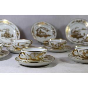Meissen XXe, Partie de service en porcelaine " décors aux chinois ".