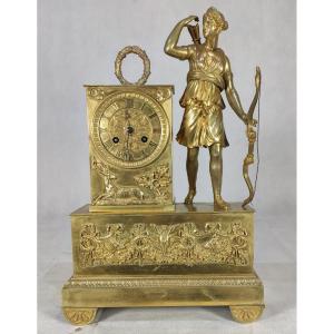 Pendule bronze doré " Diane chasseresse ", époque empire , XIXe