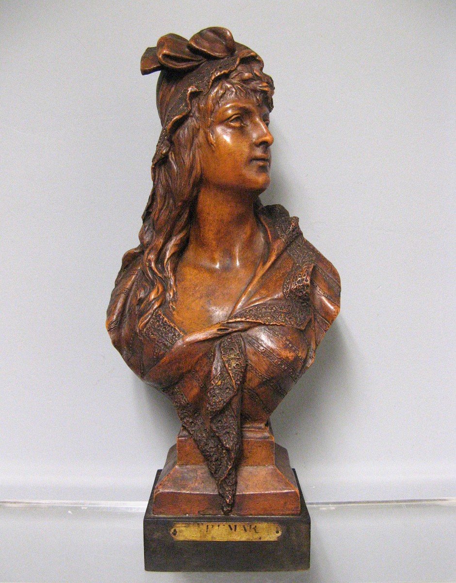 Buste Art Nouveau De Jeune Femme En Terre Cuite Vers 1900.