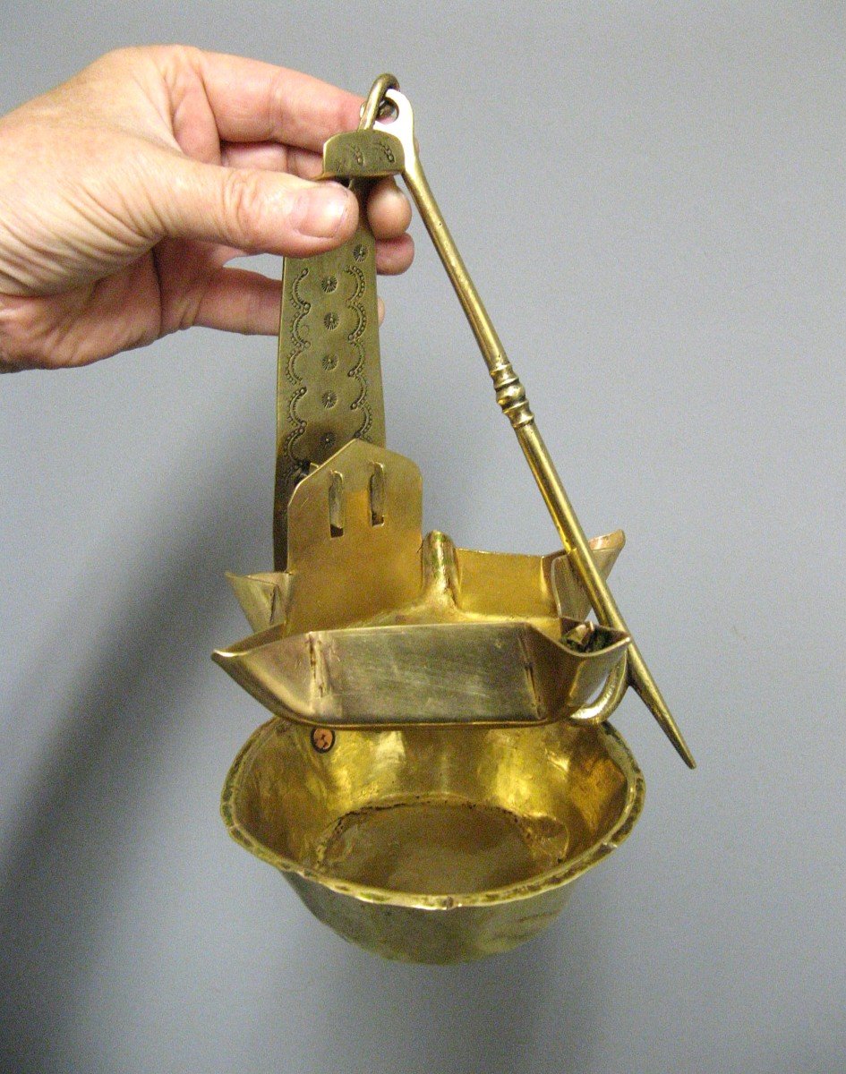 Chaleil Or Oil Lamp, In Brass. Auvergne XIX.