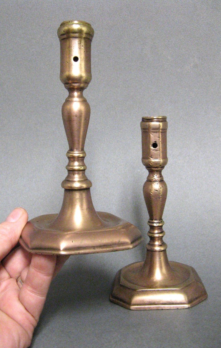 Paire De Petits Flambeaux En Bronze XVIIe
