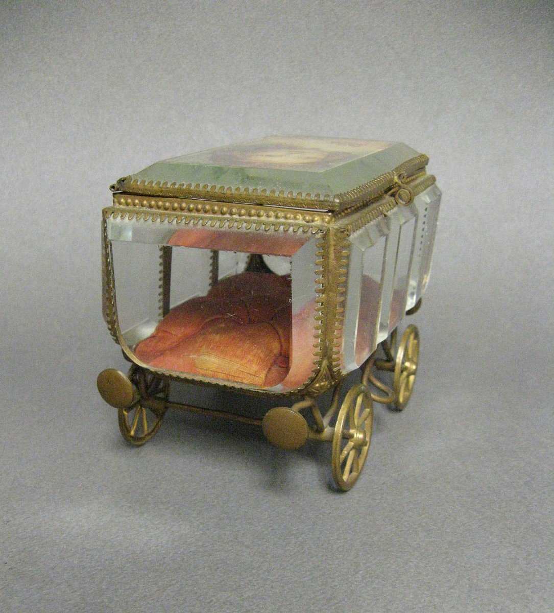 Boite à Bijoux En Verre En Forme De Voiture De Voyageur.-photo-1