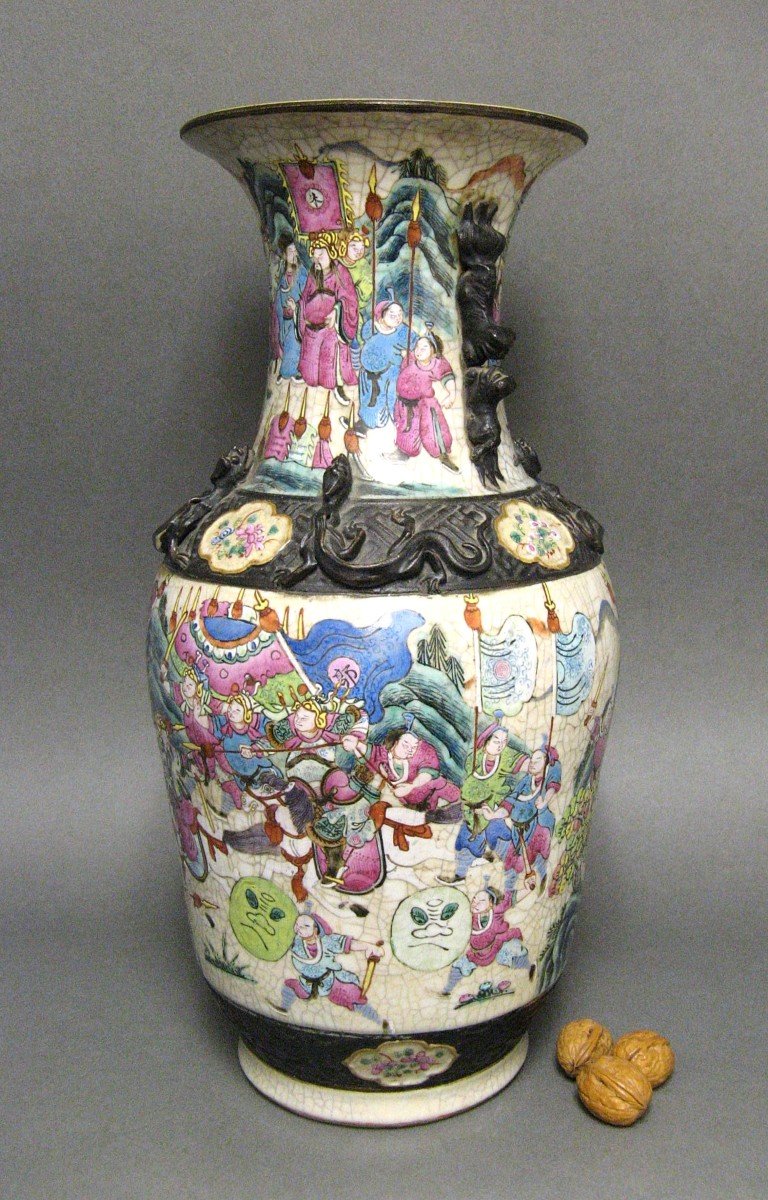Large Chinese Vase In Cracked Ceramic From Nanking 19th Century. Rose Family.