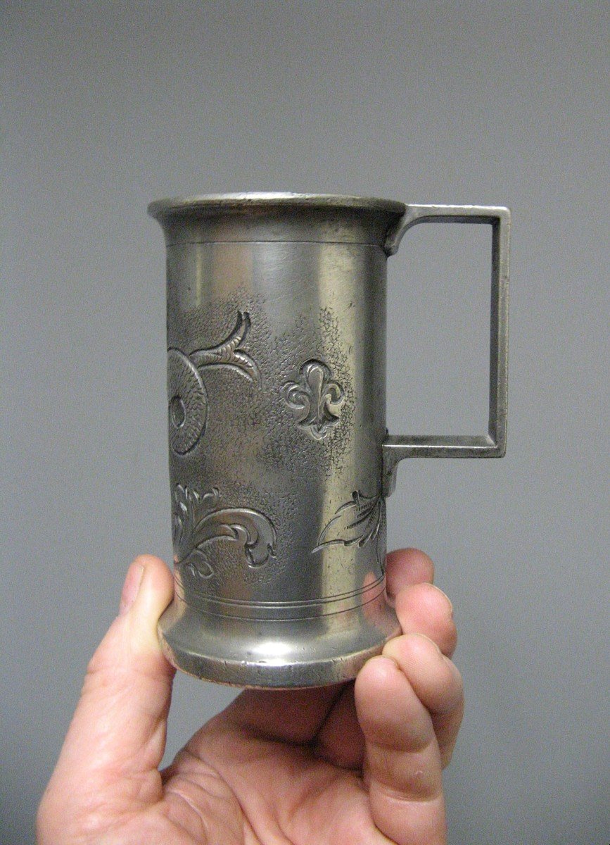 Pewter Measure Coat Of Arms Griffon Fleur De Lys.-photo-3