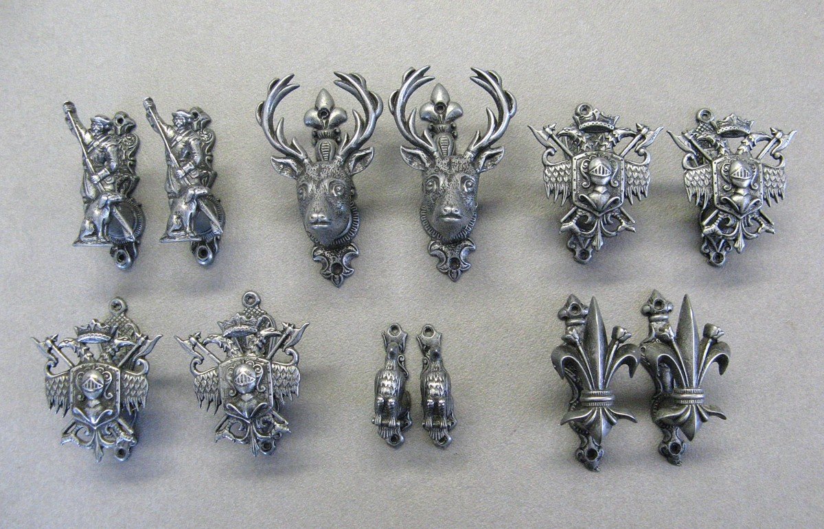 Lot Of Hunting Hooks. Gun Holder. Vénerie.