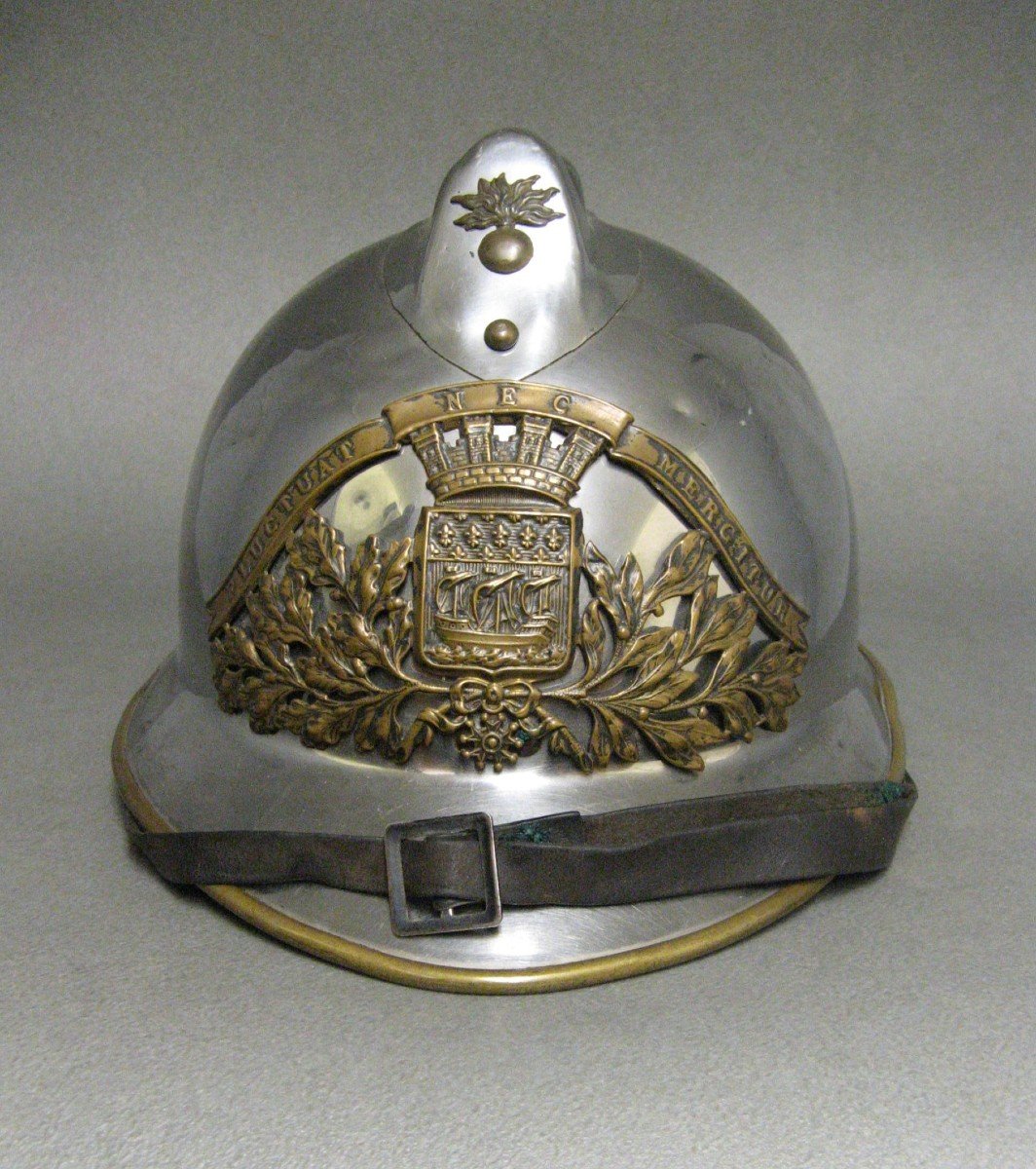 Casque De Pompier De La Ville De Paris Mle 33.