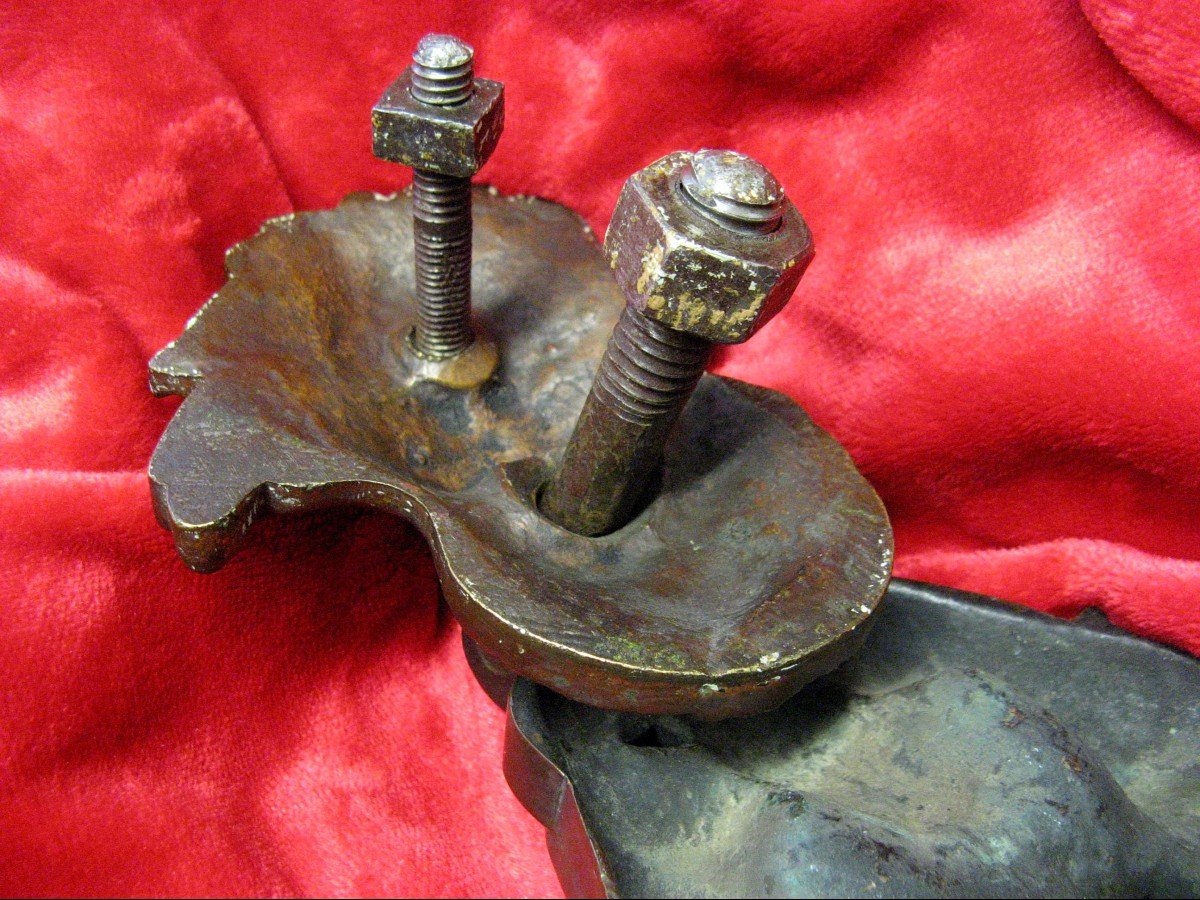 Large Door Knocker With The Medici Coat Of Arms In The Renaissance Style.-photo-1
