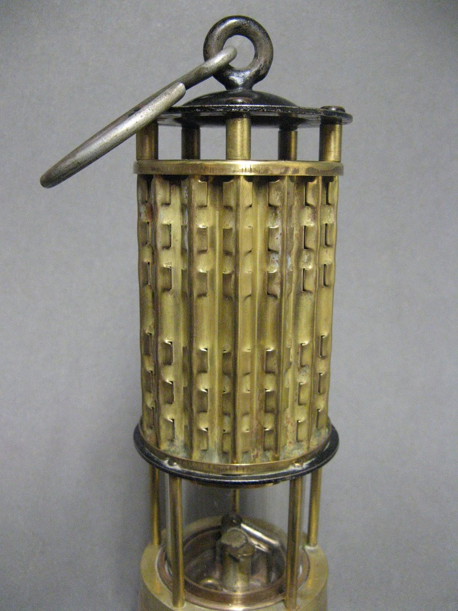Wolf Safety Lamp Of America Miner's Lamp.-photo-4
