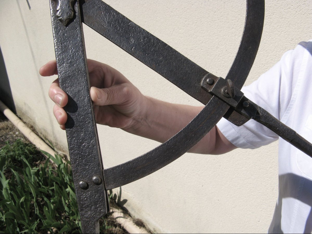 18th Century Wrought Iron Sector Compass.-photo-3