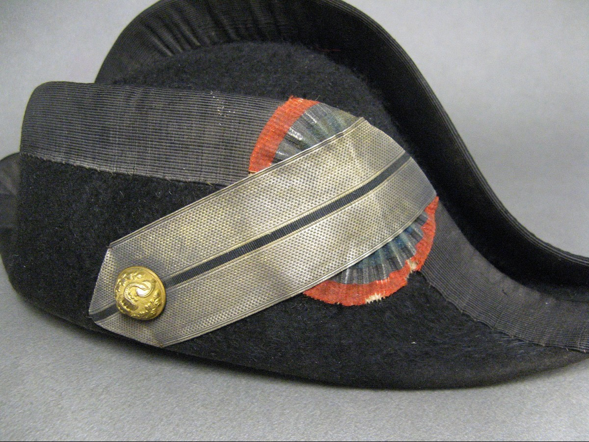 Bicorne Of The Health Service III Republic.-photo-3