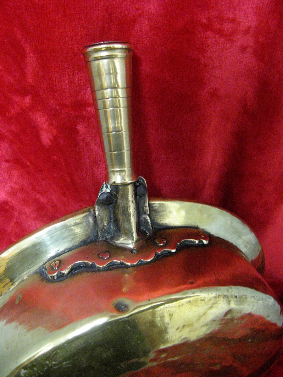 18th Century Fleur-de-lys Brass Basin.-photo-4