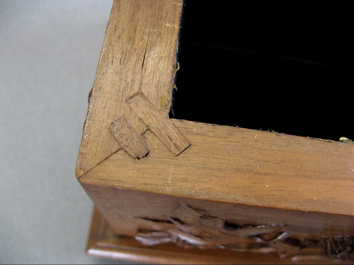 Coffret En Bois Sculpté Aux Chardons Art Nouveau Vers 1900.-photo-5