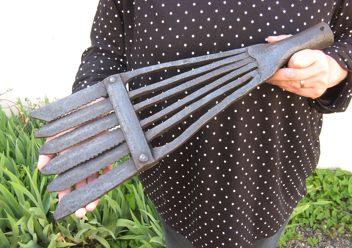 Six-pronged Wrought Iron Fern. 19th Century Folk Art.