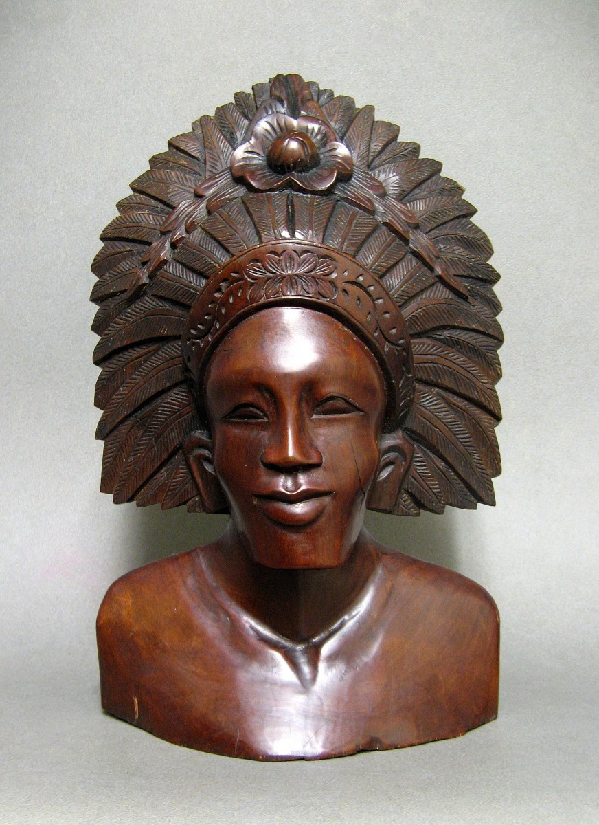 Balinese Dancing Couple In Carved Wood.-photo-3