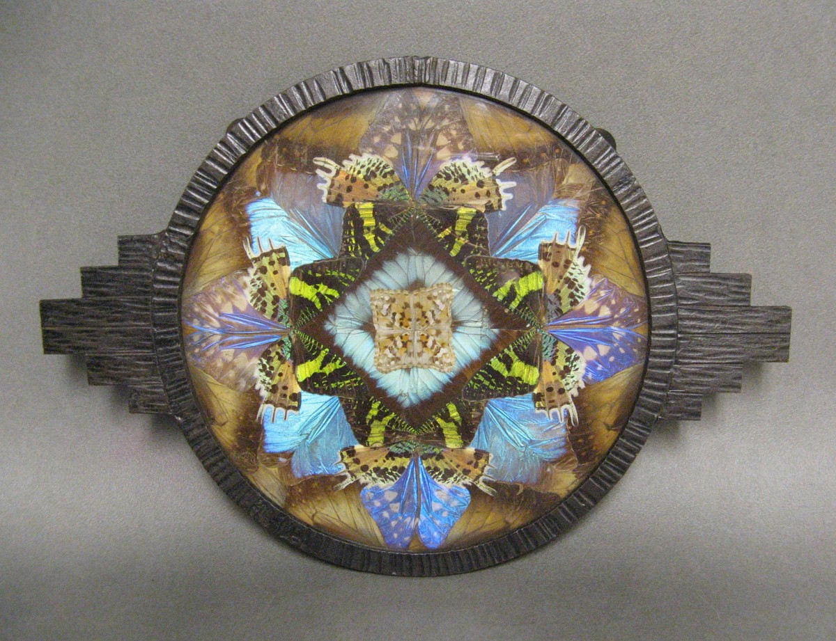 Dessous De Plat En Fer Forgé Art Nouveau. Décor Aux Ailes De Papillons.