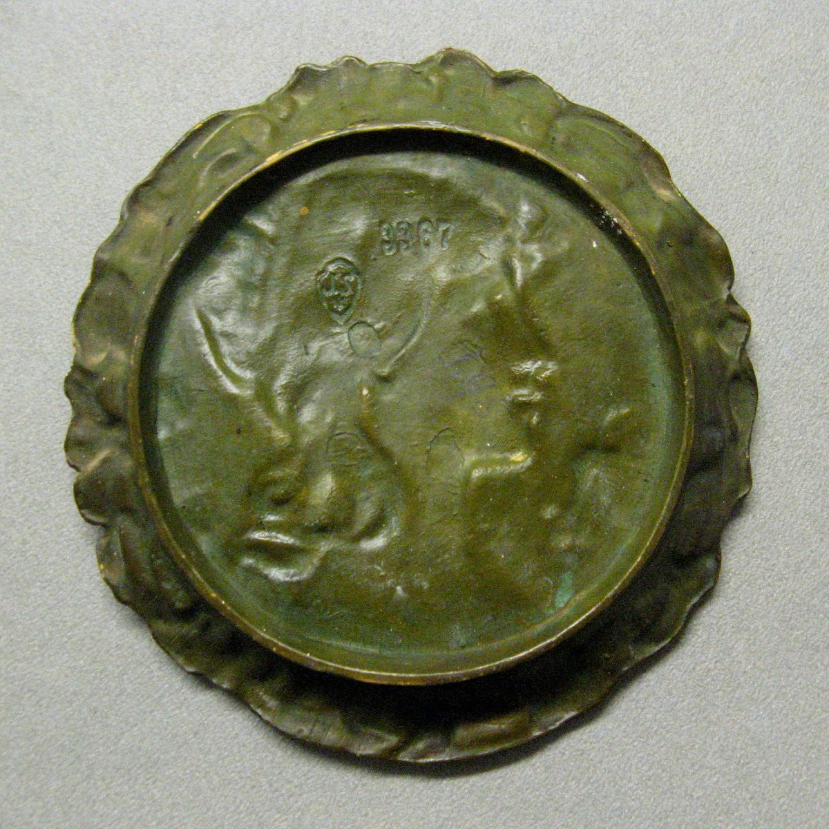 Assiette En Terre Cuite Art Nouveau. Profil De Femme Par Josef Strnact .-photo-3