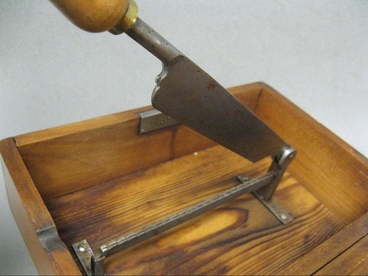 Coffret Casse-sucre Ou Chocolat d'Epicier Du XIXe.-photo-3