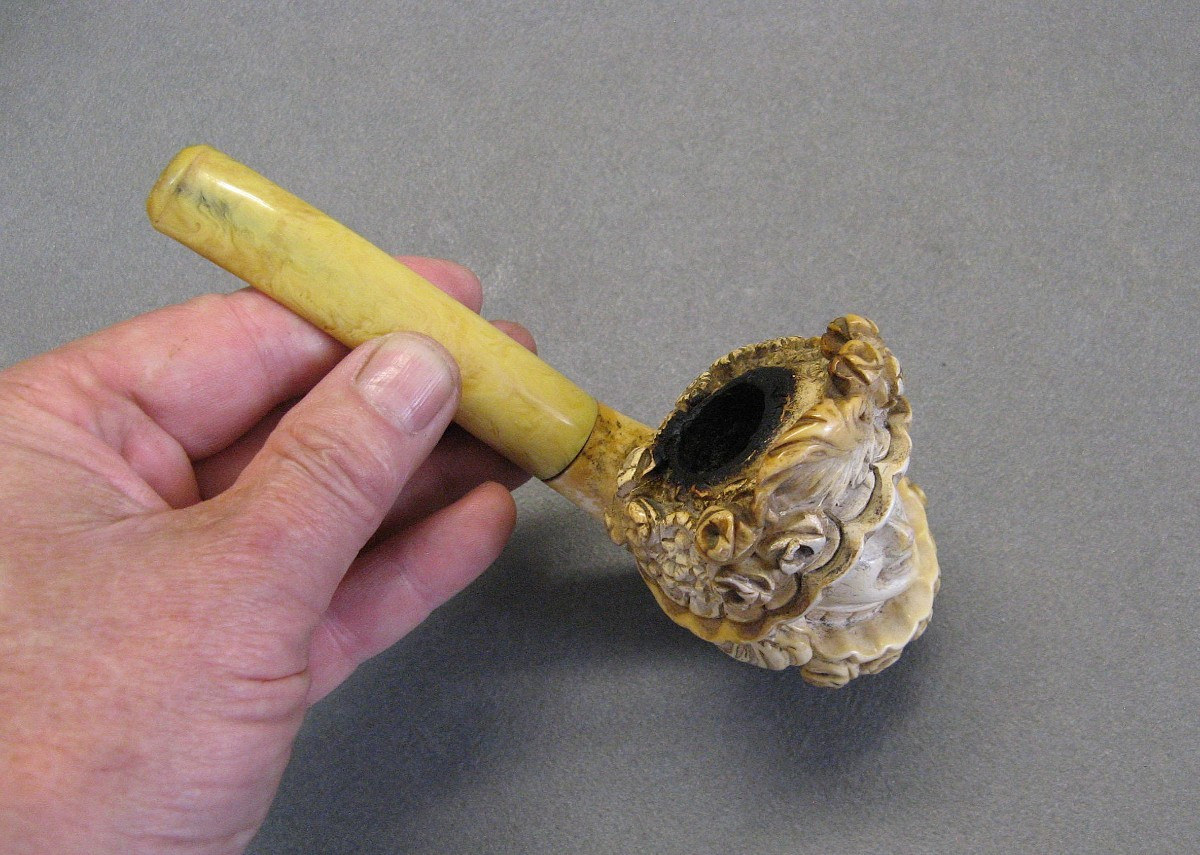 Meerschaum Pipe Depicting A Renaissance Figure.-photo-1