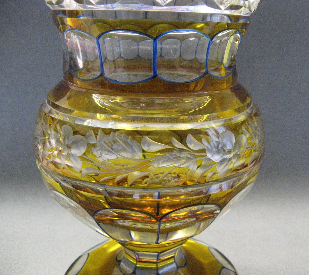 Hand-engraved Bohemian Crystal Vase.-photo-3