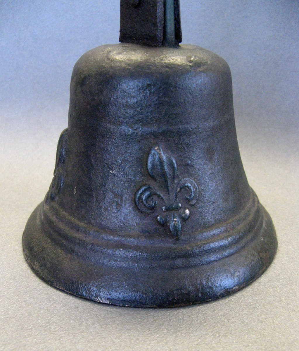 Cloche De Portail d'Entrée En Airain 17e/18e. Fleurs de lys.-photo-3