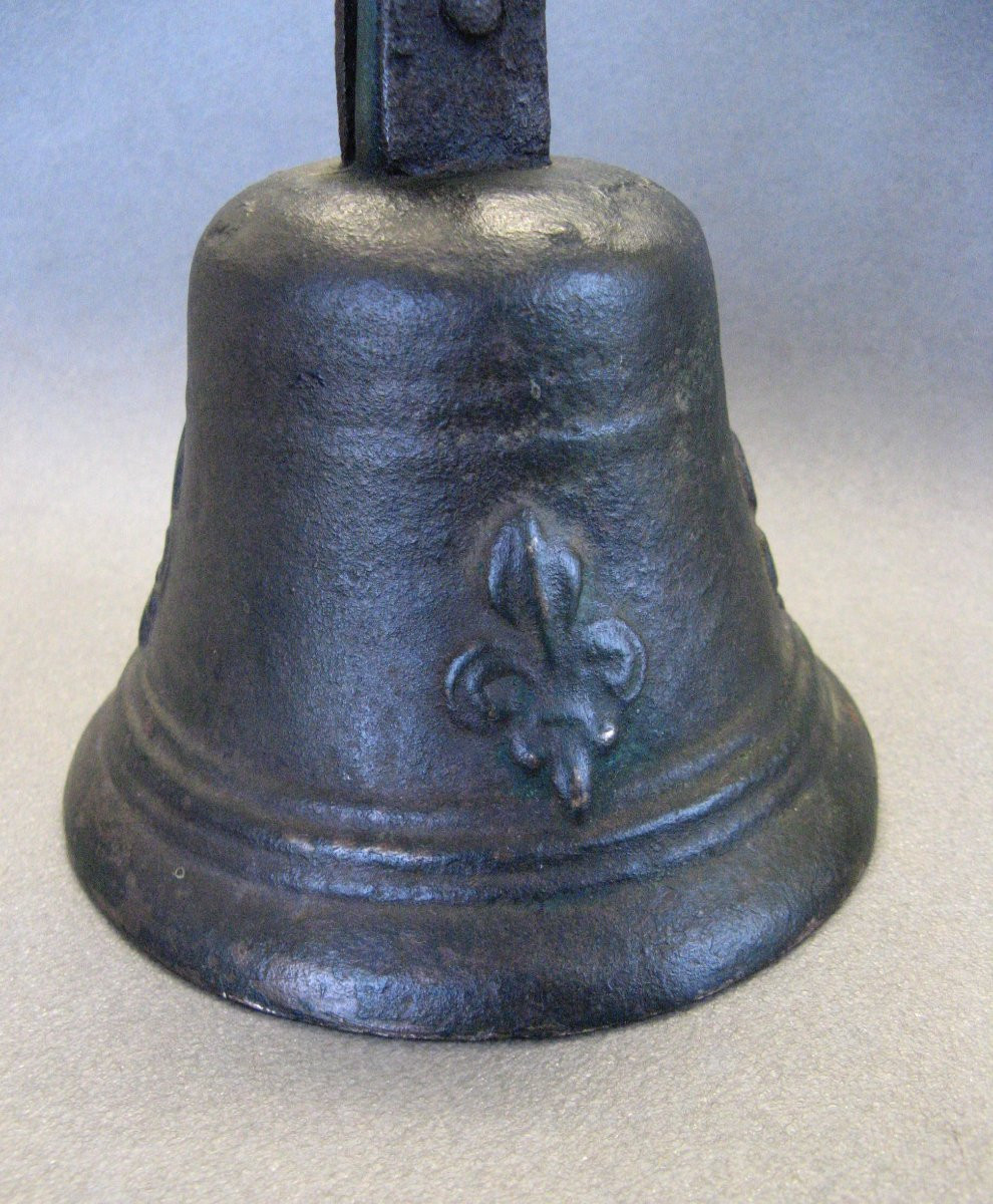 Cloche De Portail d'Entrée En Airain 17e/18e. Fleurs de lys.-photo-4