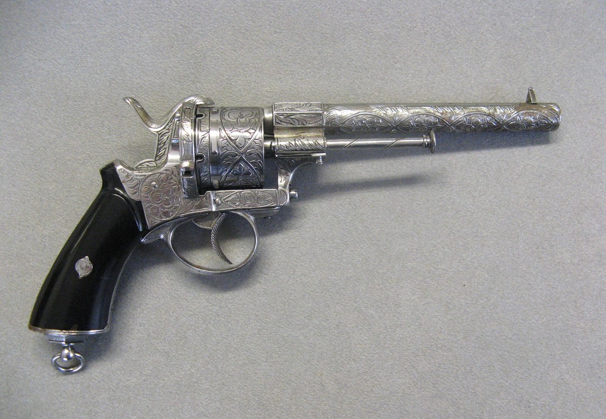 Revolver à Percussion à Sécurité De Chien Par Eugène Lefaucheux Entièrement Ciselé XIXe.
