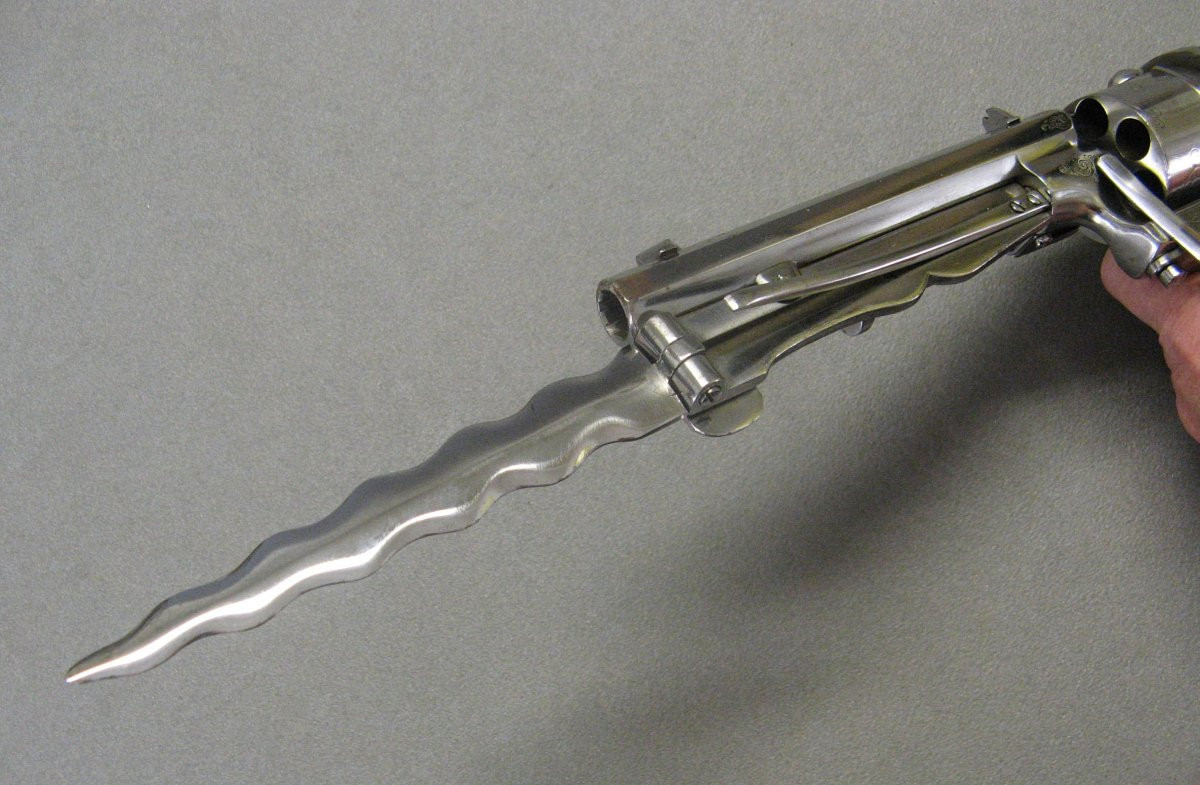 Revolver à Percussion à Sécurité De Chien à Lame Flamboyante Lançante Liège cal 11mm XIXe.-photo-3