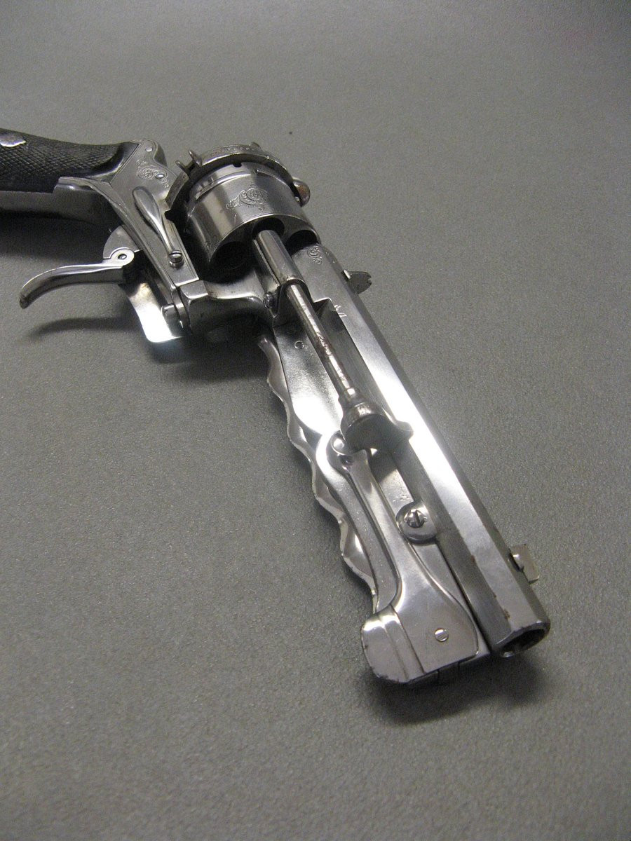 Revolver à Percussion à Sécurité De Chien à Lame Flamboyante Lançante Liège cal 11mm XIXe.-photo-4