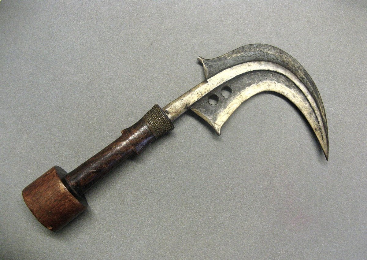 Throwing Knife. Ethnic Group: Mangbetu. Origin: Democratic Republic Of Congo.-photo-2