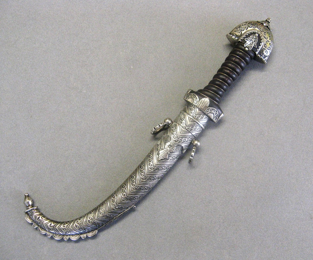 Dague Marocaine Dite Koumya En Argent Main de Fatima. Maroc 1930/40.