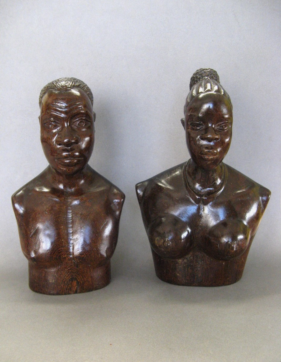 Paire De Bustes Sculptés En Bois Dense. Afrique Circa 1950/60.