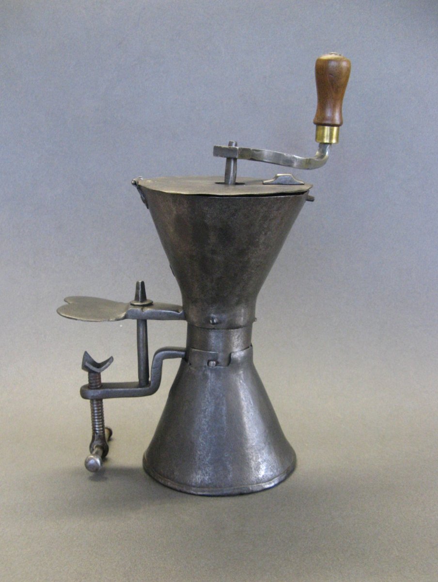 Moulin A Café En Fer Forgé Du XVIIIe siècle.-photo-2