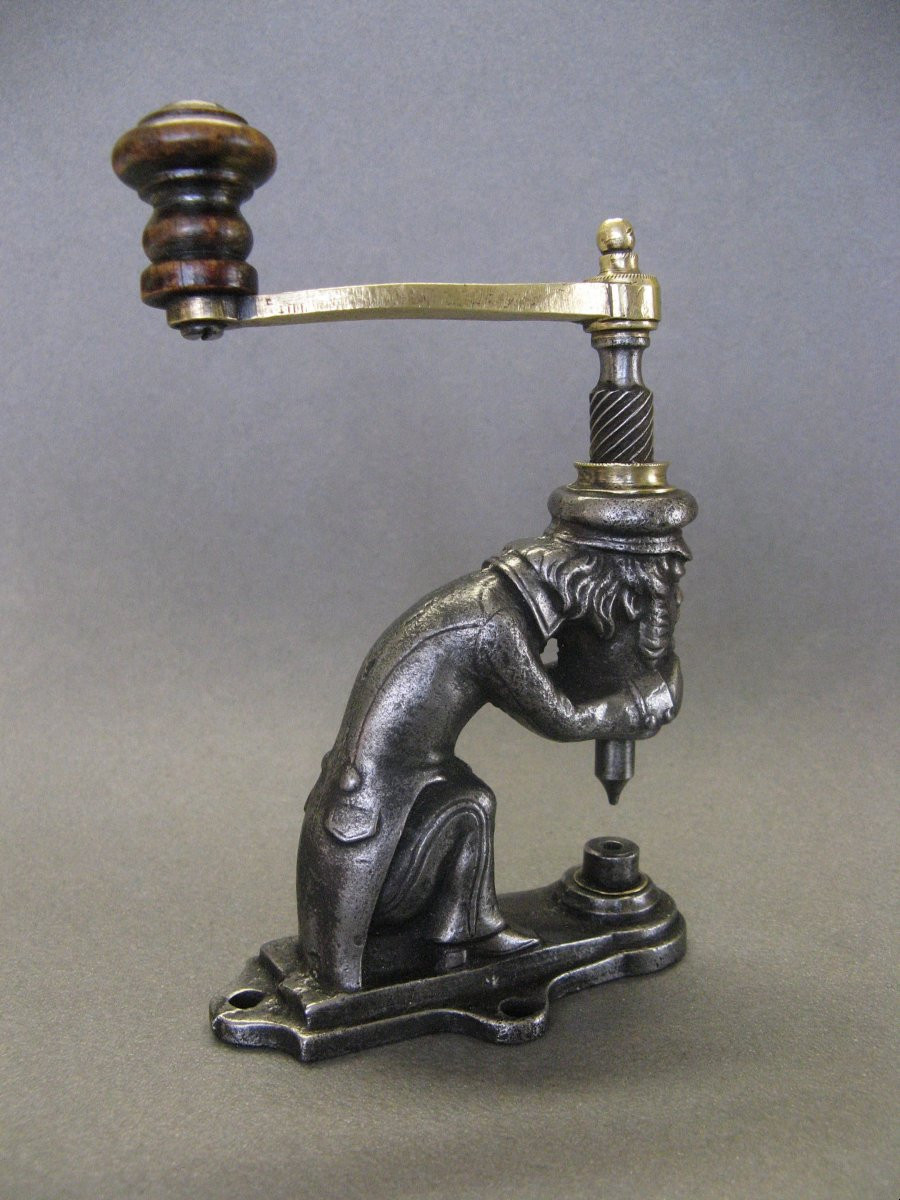 Presse à Oeillets Anthropomorphe XIXe vers 1800.-photo-3