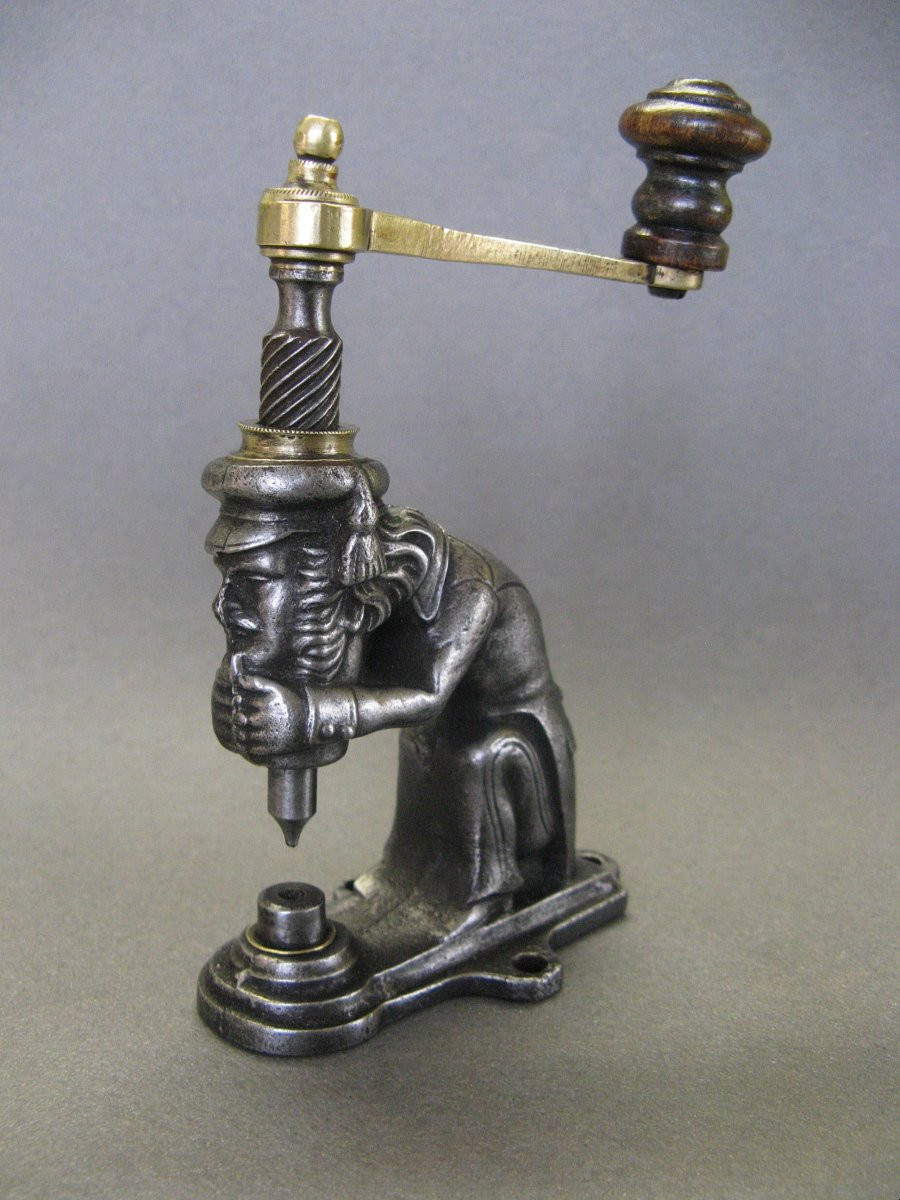 Presse à Oeillets Anthropomorphe XIXe vers 1800.-photo-1