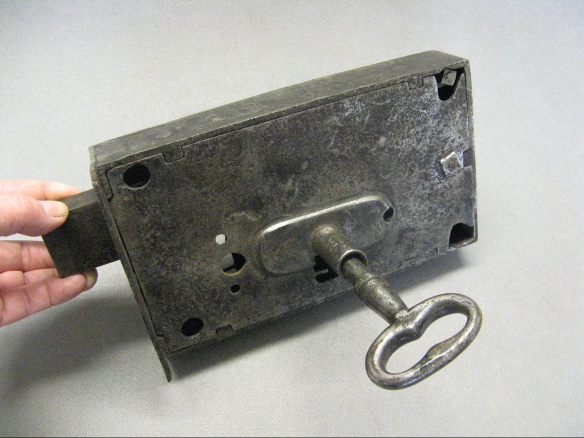 Large Wrought Iron Lock.-photo-3