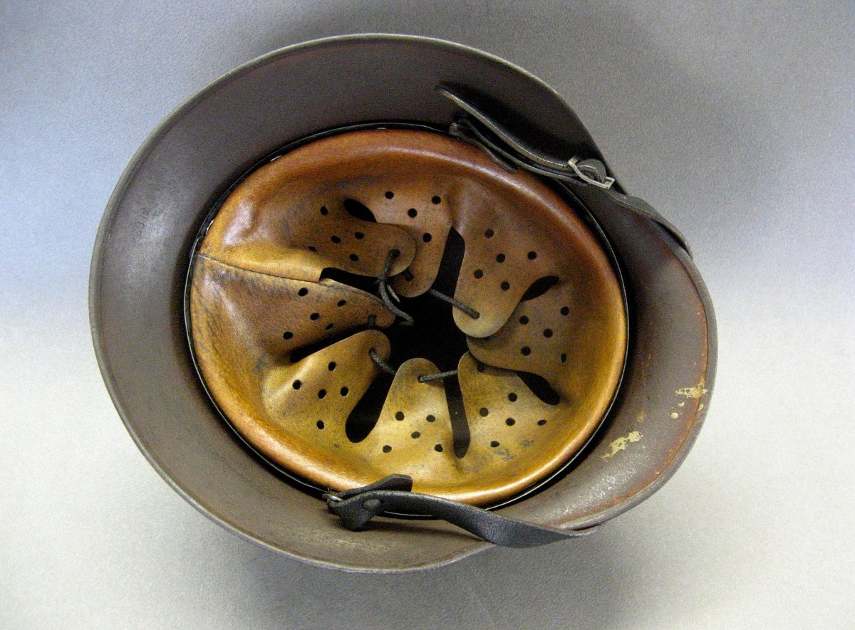 German Helmet Mle 1935 Wwii. Good General Condition. Interior And Chinstrap Restored.-photo-4