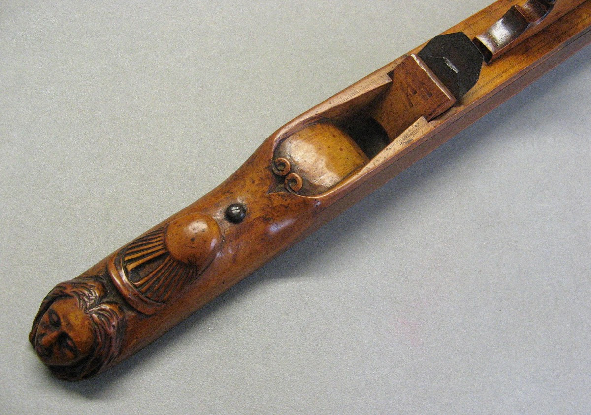 Rabot Varlope sculptée début XIXe. Compagnons Art Populaire.-photo-2