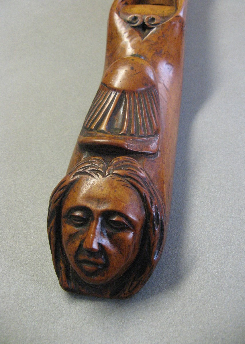 Rabot Varlope sculptée début XIXe. Compagnons Art Populaire.