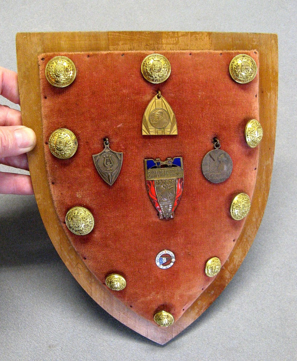 Ensemble De Boutons Et Médailles Sapeur Pompier De Paris.-photo-4