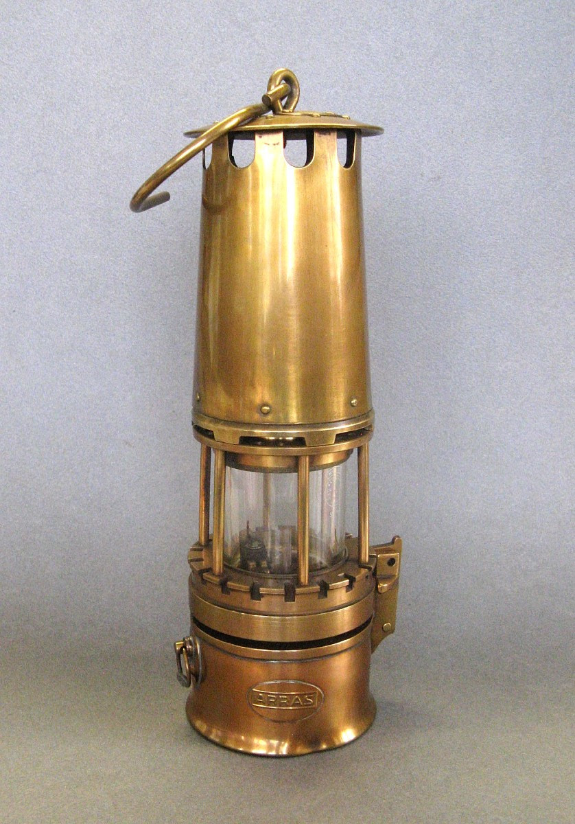 lampe de sécurité d'ingénieur des mines de type BAN. Arras.