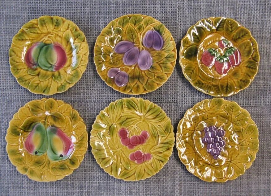 Assiettes  en barbotine de Sarreguemines.-photo-2