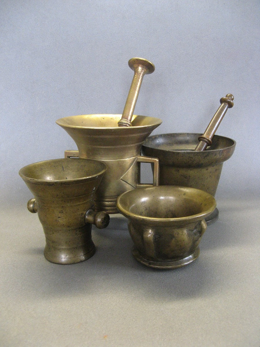 Série De Mortiers En Bronze 17e/18e.