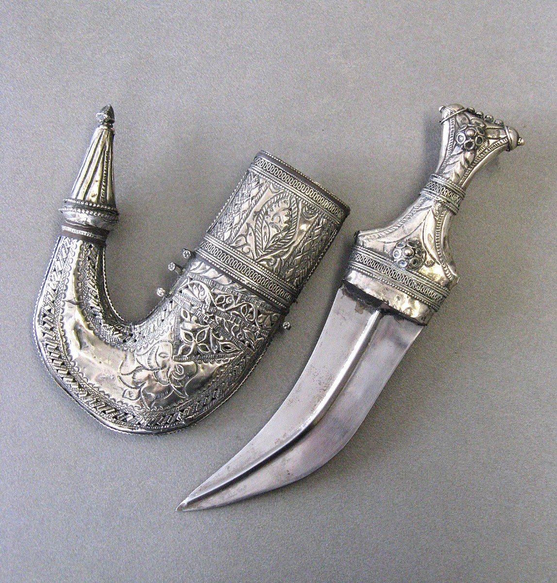 Silver Jambiya Dagger - Oman, Saudi Arabia.-photo-3