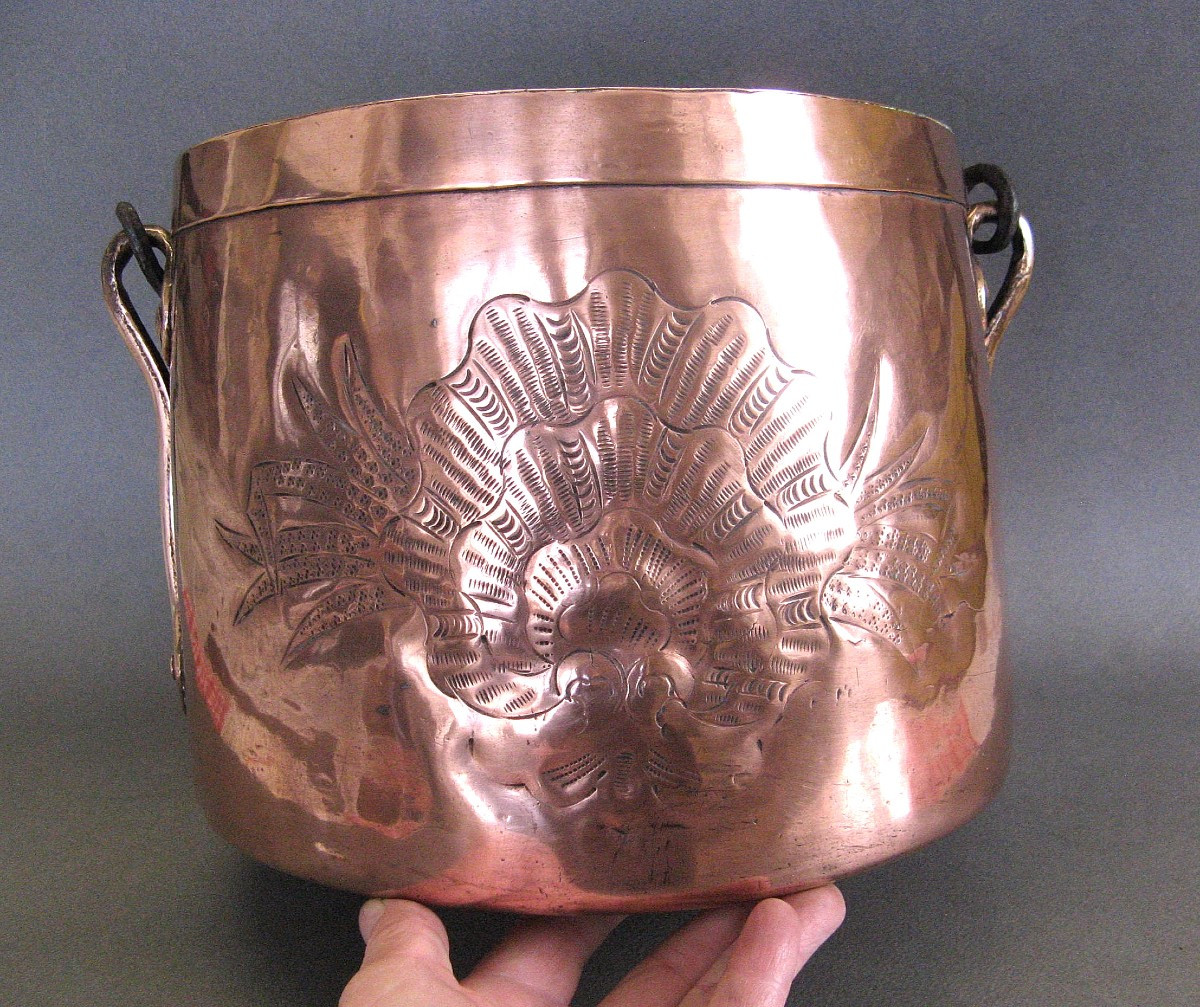 Chaudron En Cuivre XVIIe/XVIIIe. Armoirie Avec Couronne De Comte Et fleur de Lys.-photo-3