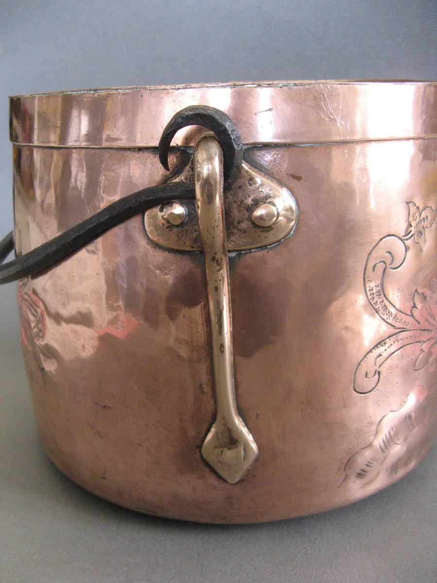 Chaudron En Cuivre XVIIe/XVIIIe. Armoirie Avec Couronne De Comte Et fleur de Lys.-photo-4