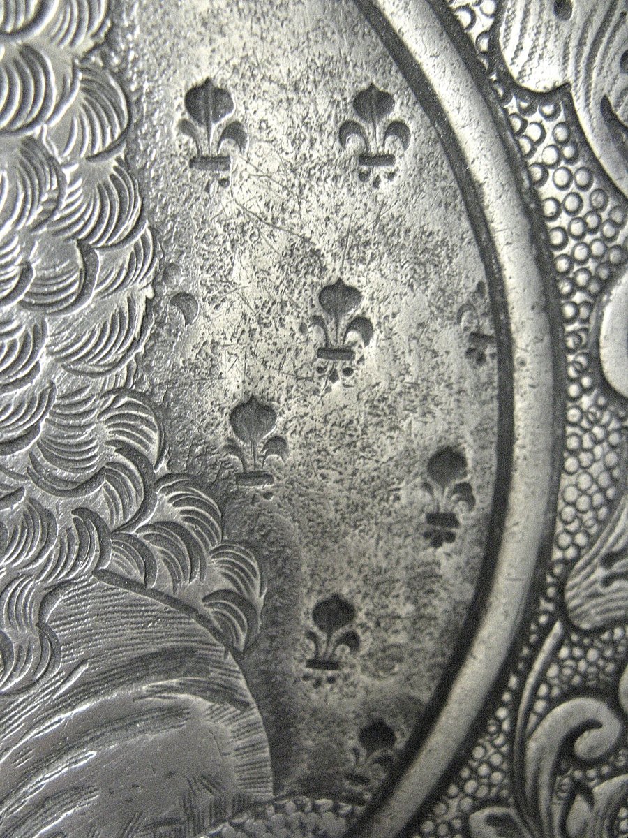 Grand Plat Royaliste De Louis XIV d'Epoque Charles X.-photo-3