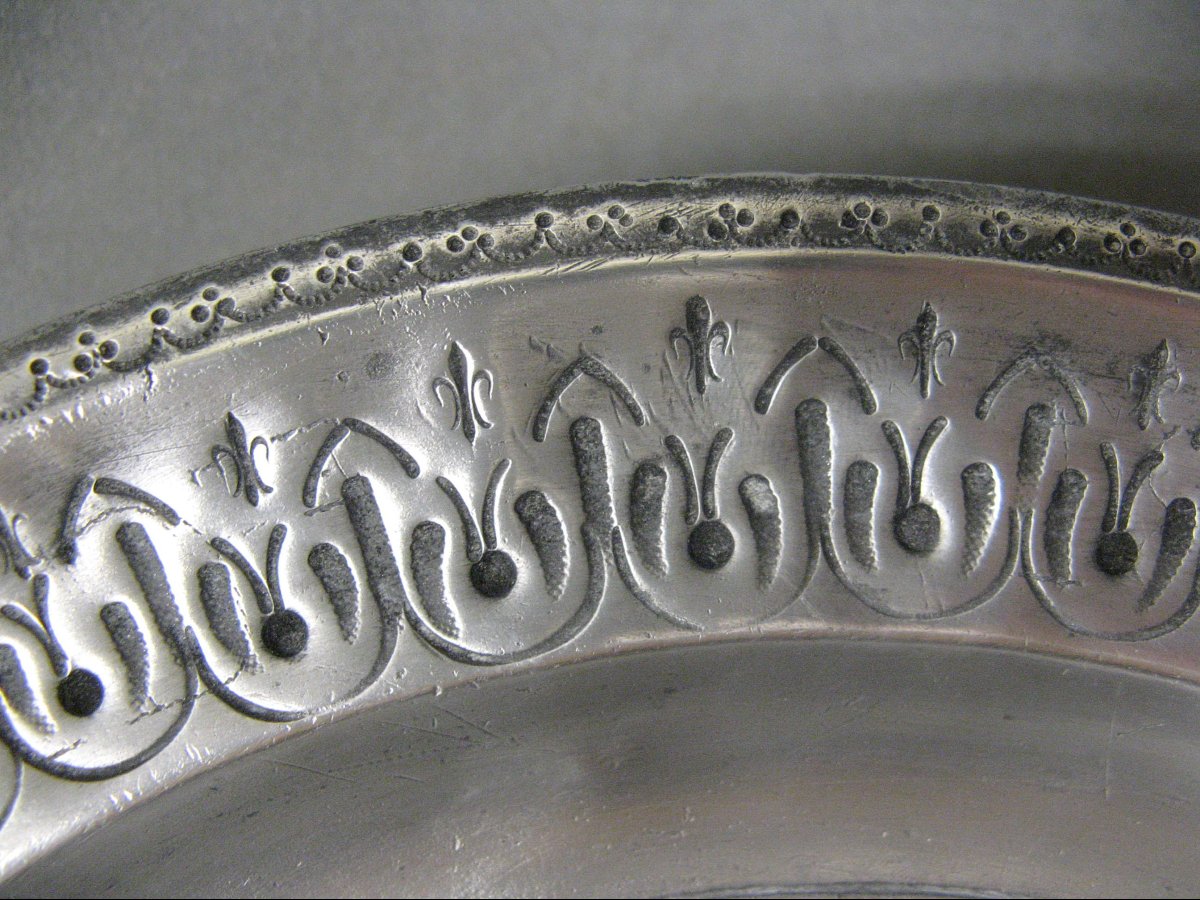 Grand Plat Royaliste De Louis XIV d'Epoque Charles X.-photo-4