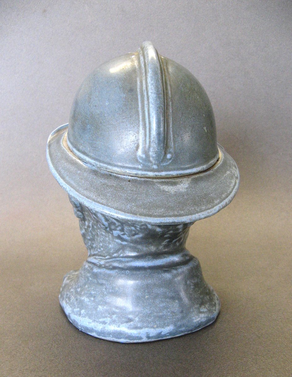 Pot à tabac à l'Effigie D'un Buste De Poilu Soldat De La Première Guerre Mondiale De 14/18.-photo-4