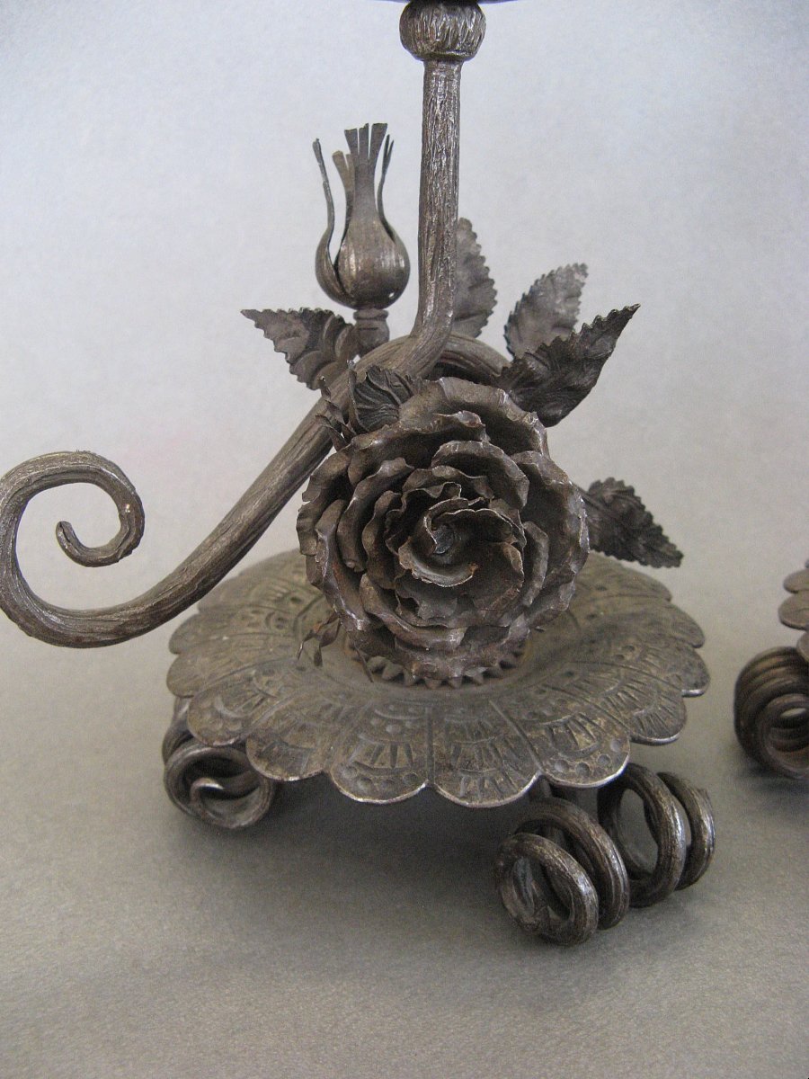 Paire De Bougeoirs A Main Art Nouveau En Fer Forgé.-photo-2